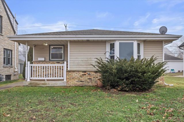 1625 Monroe AVENUE, South Milwaukee, WI 53172
