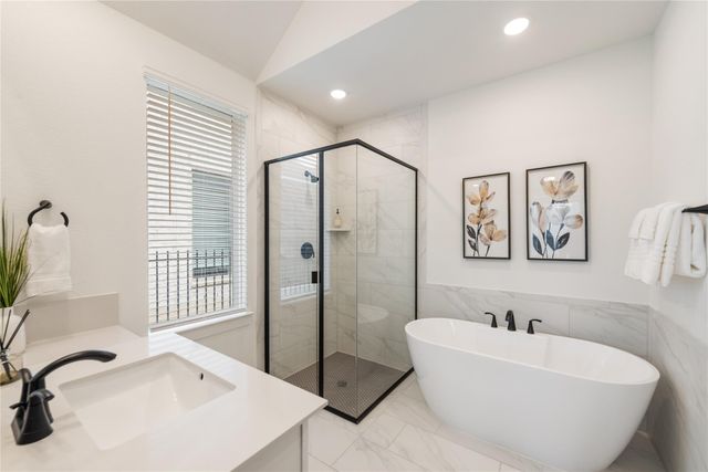 294 Kimble Creek LOOP, Kyle, TX 78640