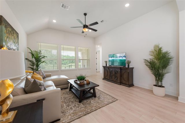 294 Kimble Creek LOOP, Kyle, TX 78640
