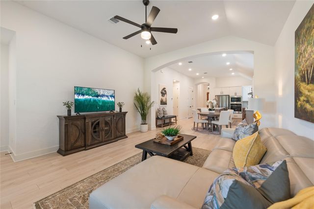 294 Kimble Creek LOOP, Kyle, TX 78640