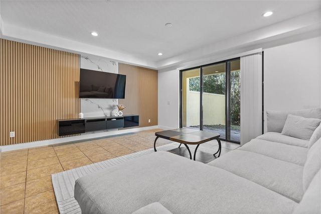 8143 ROSEVILLE BOULEVARD, Davenport, FL 33896