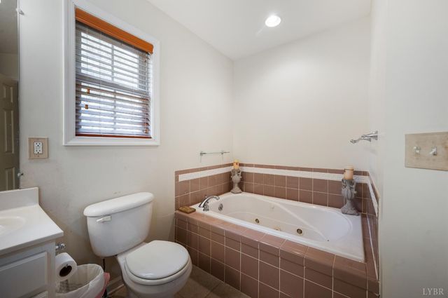 1262 Silver Creek Drive, Lynchburg, VA 24503