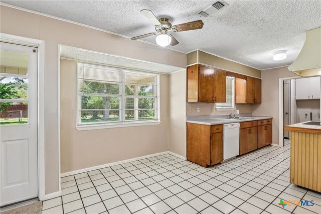 1641 Driftwood Drive, Seguin, TX 78155
