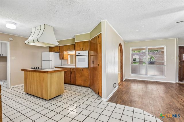1641 Driftwood Drive, Seguin, TX 78155