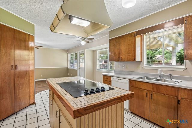 1641 Driftwood Drive, Seguin, TX 78155