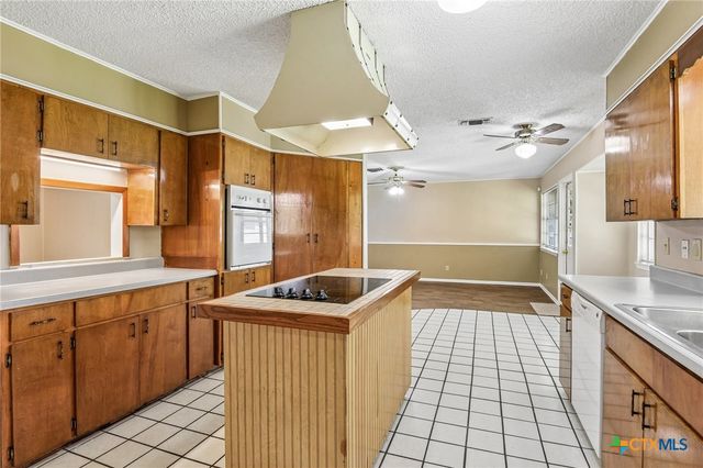 1641 Driftwood Drive, Seguin, TX 78155