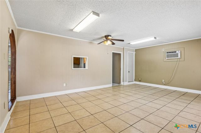 1641 Driftwood Drive, Seguin, TX 78155