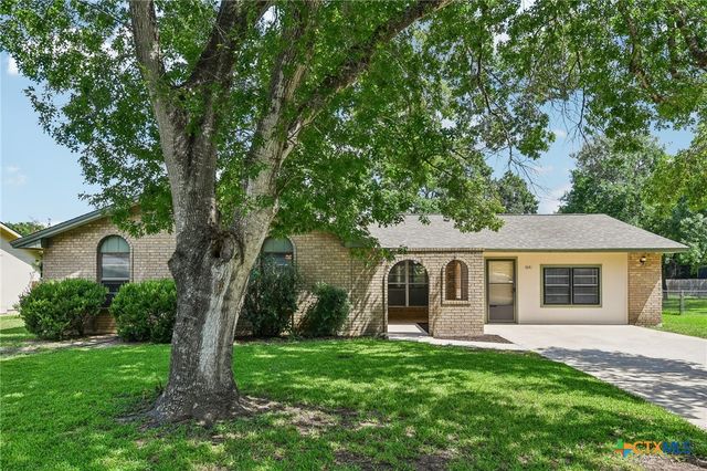 1641 Driftwood Drive, Seguin, TX 78155
