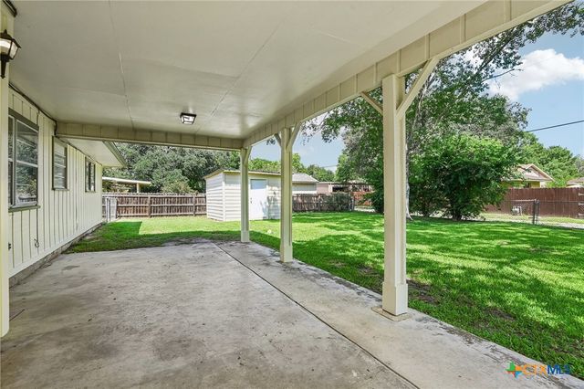 1641 Driftwood Drive, Seguin, TX 78155