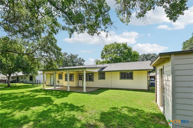 1641 Driftwood Drive, Seguin, TX 78155