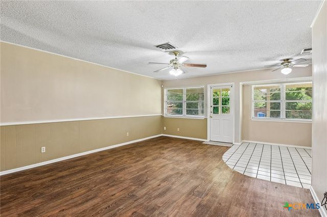 1641 Driftwood Drive, Seguin, TX 78155