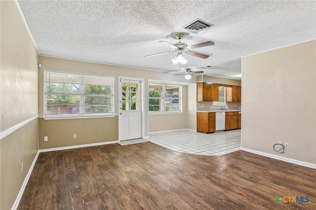 1641 Driftwood Drive, Seguin, TX 78155