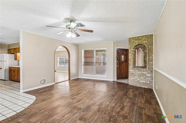 1641 Driftwood Drive, Seguin, TX 78155