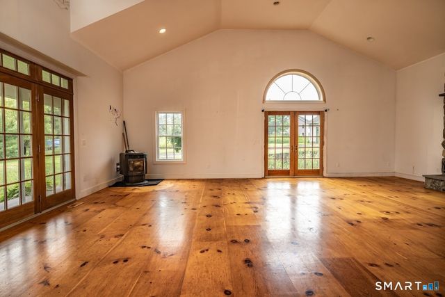 19 High Street, Middlefield, CT 06455
