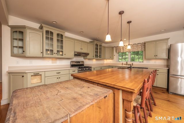 19 High Street, Middlefield, CT 06455