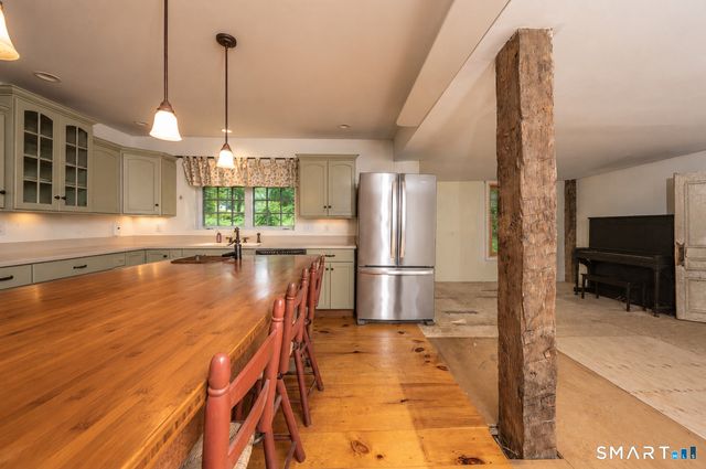 19 High Street, Middlefield, CT 06455