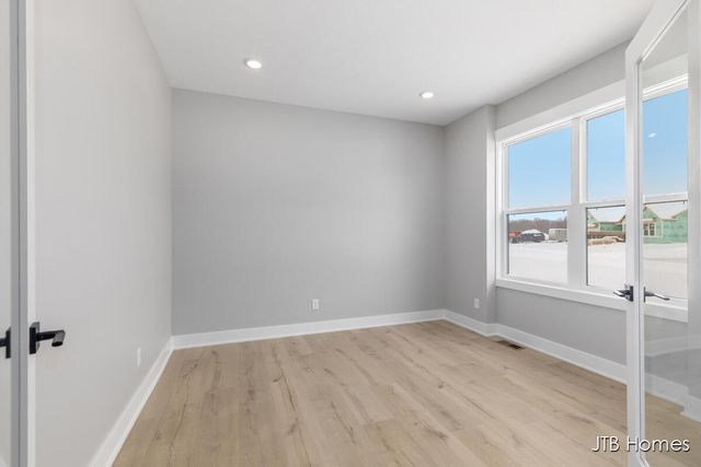 8318 Kettle Hill Court SE, Alto, MI 49302