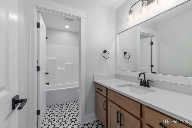 8318 Kettle Hill Court SE, Alto, MI 49302