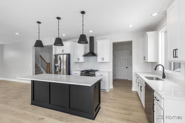 8318 Kettle Hill Court SE, Alto, MI 49302