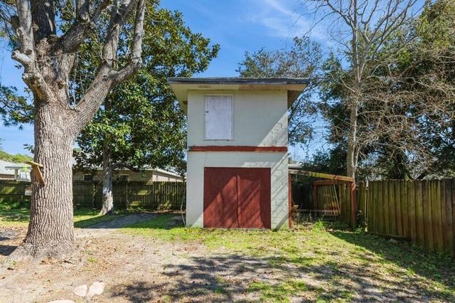 243 Paschel Avenue, Mary Esther, FL 32569