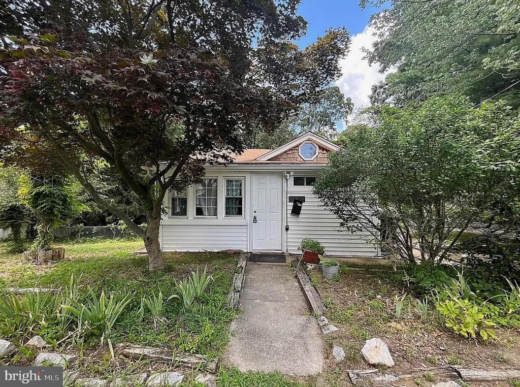 1500 OAK ST S, Pine Hill, NJ 08021