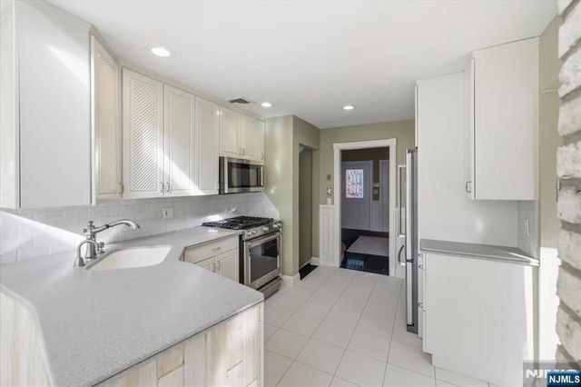 72 Hemlock Drive, Paramus, NJ 07652