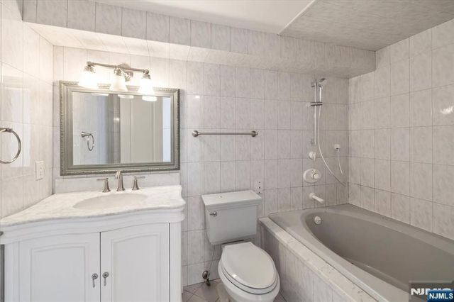 72 Hemlock Drive, Paramus, NJ 07652