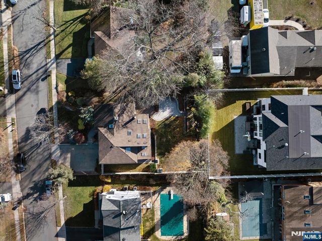 72 Hemlock Drive, Paramus, NJ 07652