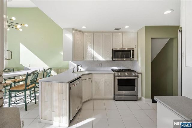 72 Hemlock Drive, Paramus, NJ 07652