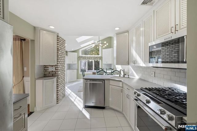 72 Hemlock Drive, Paramus, NJ 07652