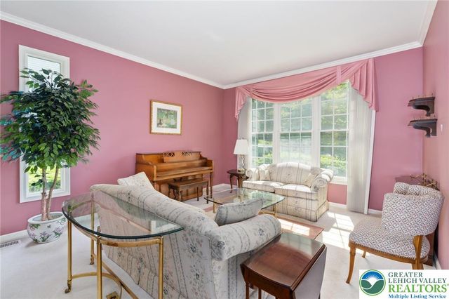 4693 Pinehurst Circle, Upper Saucon Twp, PA 18034