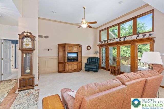 4693 Pinehurst Circle, Upper Saucon Twp, PA 18034