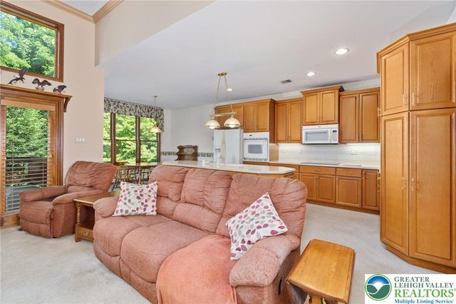 4693 Pinehurst Circle, Upper Saucon Twp, PA 18034