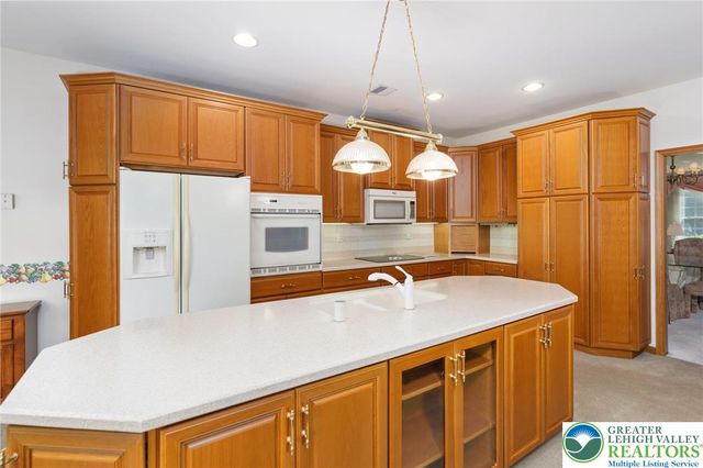 4693 Pinehurst Circle, Upper Saucon Twp, PA 18034