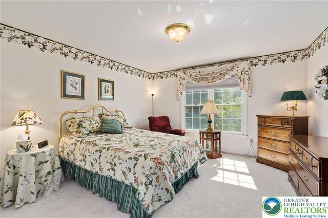 4693 Pinehurst Circle, Upper Saucon Twp, PA 18034