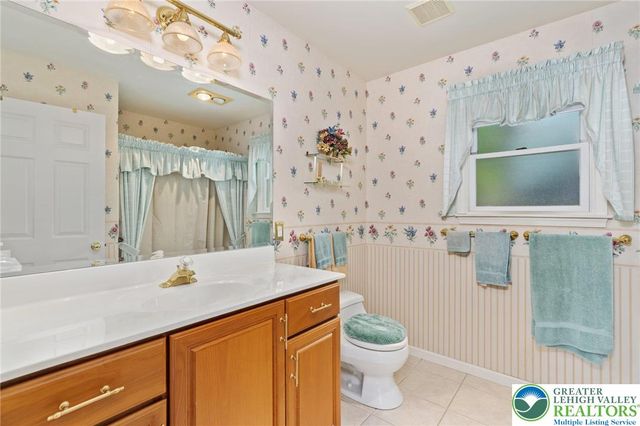 4693 Pinehurst Circle, Upper Saucon Twp, PA 18034