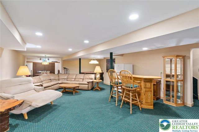 4693 Pinehurst Circle, Upper Saucon Twp, PA 18034