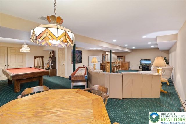 4693 Pinehurst Circle, Upper Saucon Twp, PA 18034