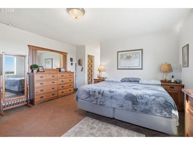 1110 REUBEN BOISE Rd, Dallas, OR 97338