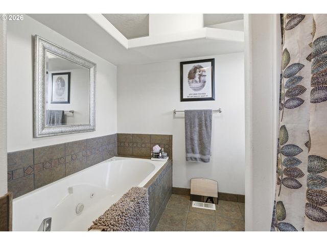 1110 REUBEN BOISE Rd, Dallas, OR 97338