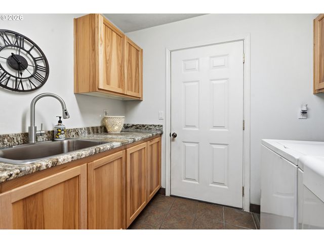 1110 REUBEN BOISE Rd, Dallas, OR 97338