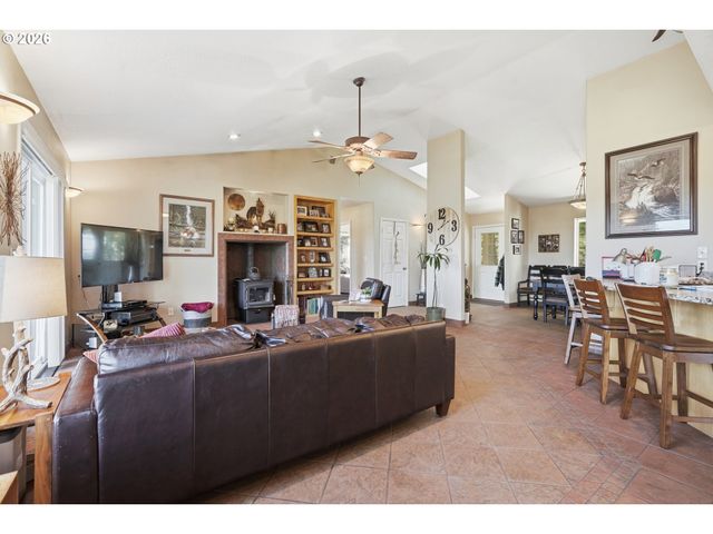 1110 REUBEN BOISE Rd, Dallas, OR 97338