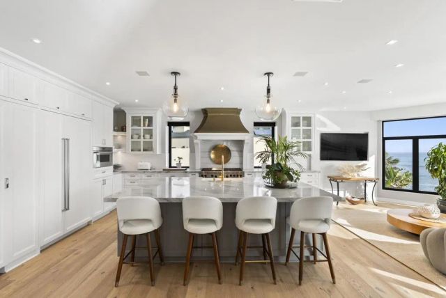 5067 Shore Drive, Carlsbad, CA 92008
