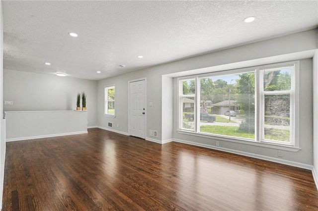 10104 Wheeling Avenue, Kansas City, MO 64134