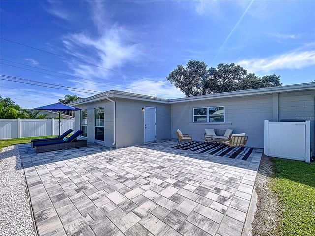 7960 2ND STREET N, St Petersburg, FL 33702