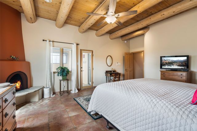 23 Descanso Road, Santa Fe, NM 87508