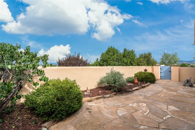 23 Descanso Road, Santa Fe, NM 87508