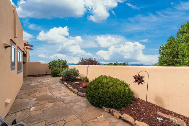 23 Descanso Road, Santa Fe, NM 87508