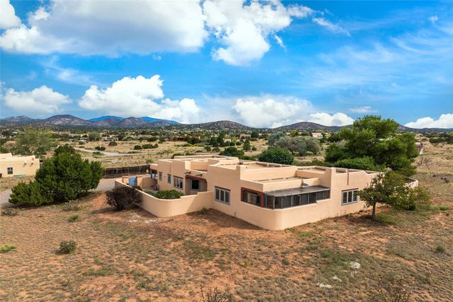 23 Descanso Road, Santa Fe, NM 87508