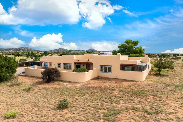 23 Descanso Road, Santa Fe, NM 87508